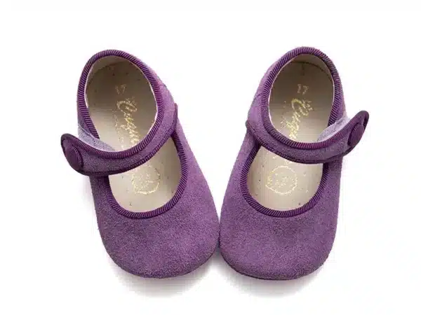 Merceditas velcro botón morado